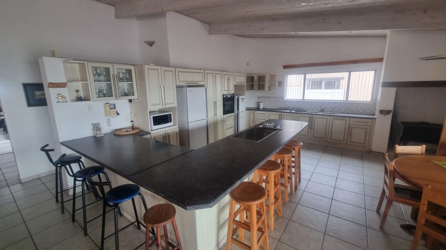 5 Bedroom Property for Sale in Yzerfontein Western Cape